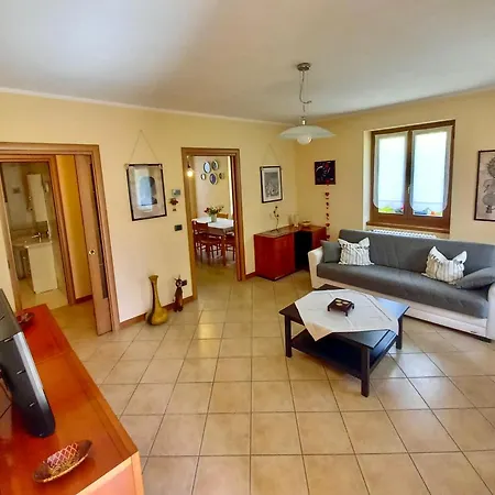 Ferienhaus Comfortable With Private Garden - Center Colico